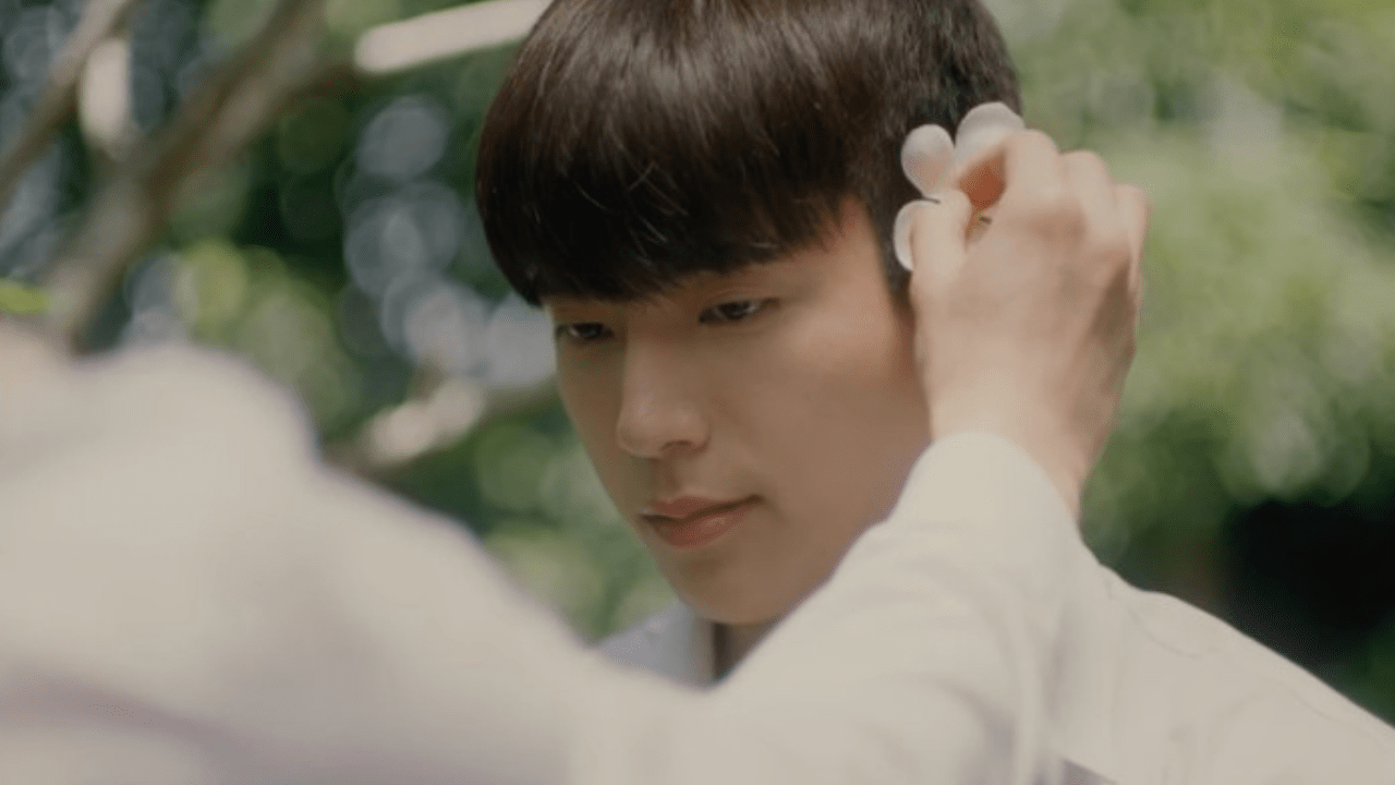 What Distinguishes The Youku Mobile Application's Main Features?